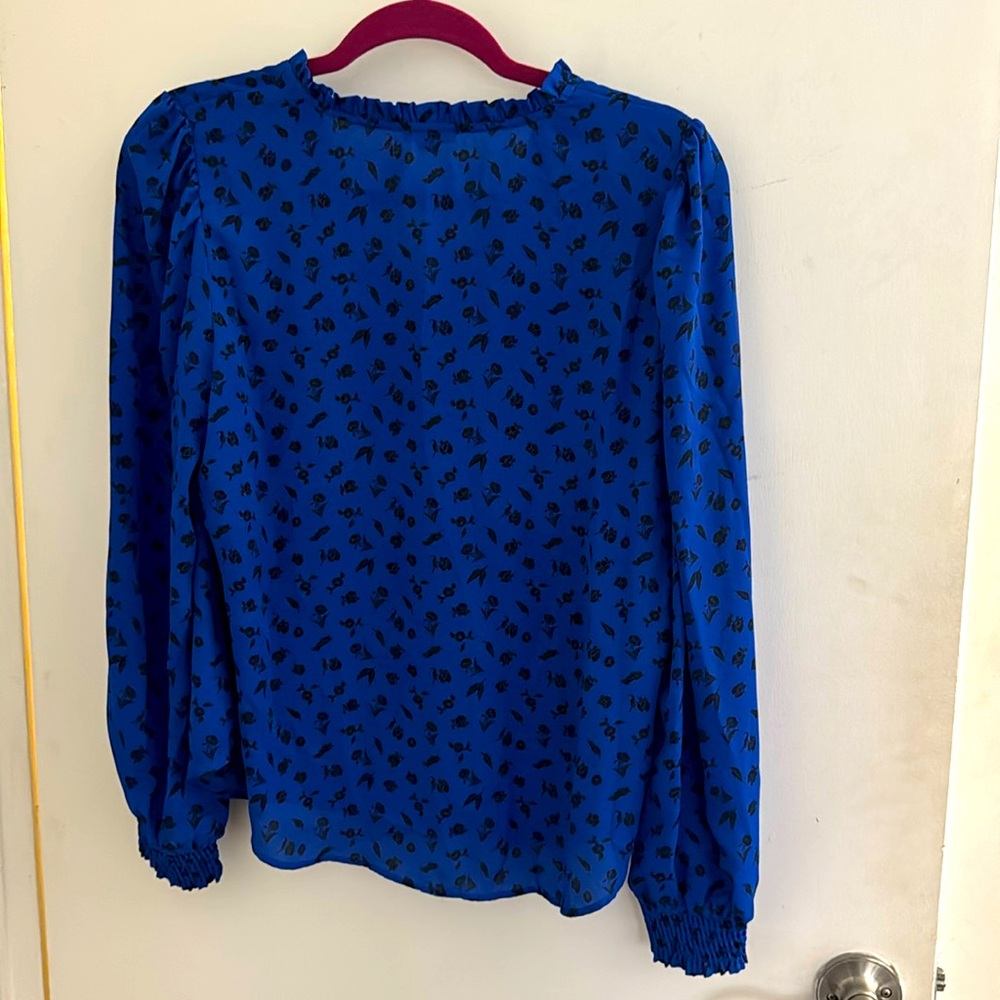 🖤Ann Taylor Blouse - size Medium Petite - Picture 2 of 4